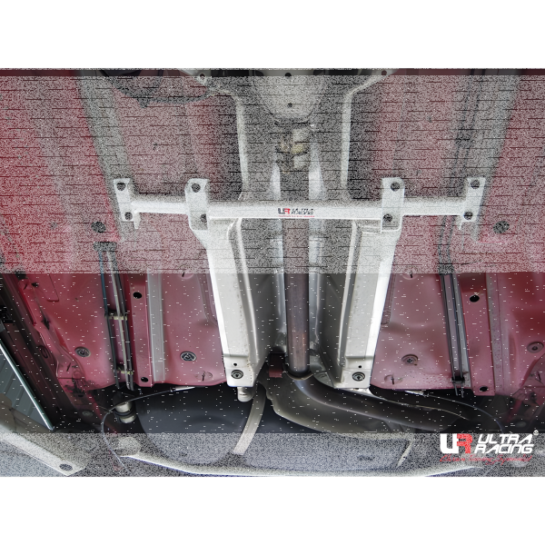 Ultra Racing mittlere Unterbodenstrebe 4-Punkt - 10-18 Audi A1 (8X) 1.4 (2WD) / 07-14 Skoda Fabia MK2 (Typ 5J) 1.4 (2WD) / 12+ Skoda Rapid 1.6 (2WD) / 02-10 VW Polo MK4/MK5 1.2/1.4/1.6/1.8 (2WD) / 10+ VW Vento 1.2 TSI (2WD)
