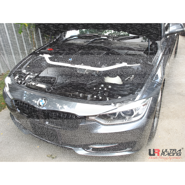Ultra Racing Domstrebe vorn oben 2-Punkt - 11+ BMW F20 (116i) 1.6T (2WD) / 14+ BMW F22 (220i) 2.0T (2WD) (Coupe) / 11+ BMW F30 (320i/328i) 2.0/2.8 (2WD) / 14+ BMW F32 (420i) 2.0T (2WD) / 13+ BMW F34 (GT) (320i) 2.0 (2WD)