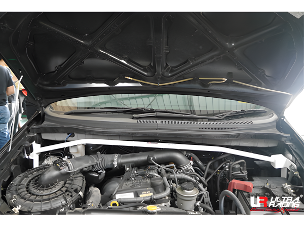 Ultra Racing Domstrebe vorn oben 2-Punkt - 08-15 Toyota Innova (AN40) 2.0 (2WD)