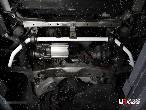 Ultra Racing Front Sway Bar 27 mm - 10-17 BMW F10 (525i/528i) 2.5/3.0 (2WD)