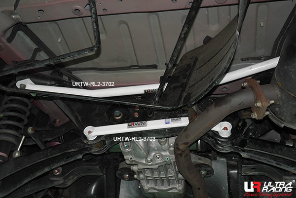 Ultra Racing Rear Lower Bar 2-Point - 13+ Mitsubishi Outlander 2.4 (2WD/4WD)