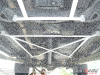Ultra Racing Strebe hinten unten 4-Punkt - 12+ Isuzu...