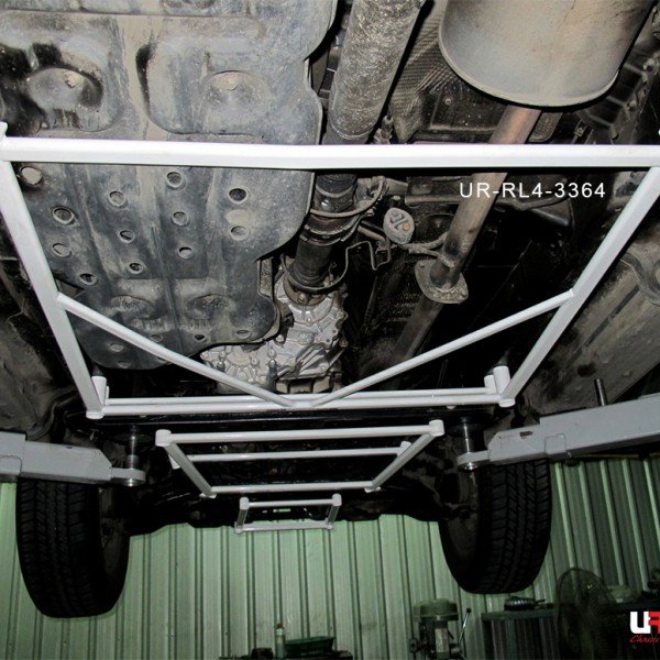 Ultra Racing Rear Lower Bar 4-Point - 12-19 Toyota Fortuner (AN150) 2.4D/2.7/2.8D (4WD)