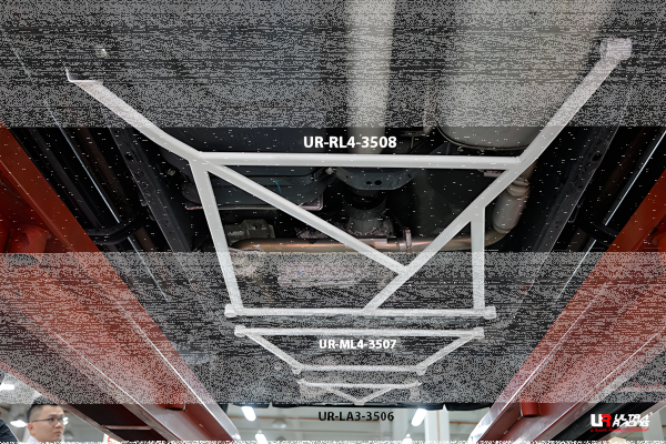 Ultra Racing Rear Lower Bar 4-Point - 14+ Nissan Navara (D23) 2.5 (4WD)