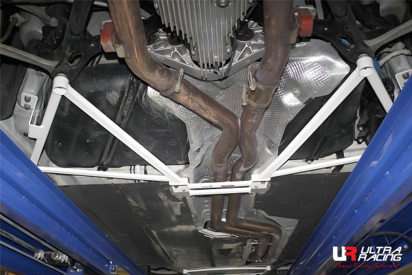 Ultra Racing Rear Lower Bar 8-Point - 14+ BMW F82 (M4) 3.0TT (2WD)