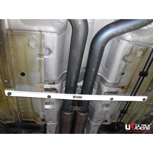 Ultra Racing Middle Lower Bars 4-Point - 10-17 Mercedes C207 2.5/3.5 V6 (2WD) / 12-15 Mercedes W204 C63 6.3 V8 (2WD) (Station Wagon)