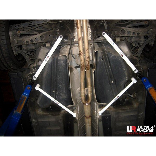 Ultra Racing Rear Lower Bar 4x 2-Point - 00-09 Volvo S60R 2.0T (4WD)