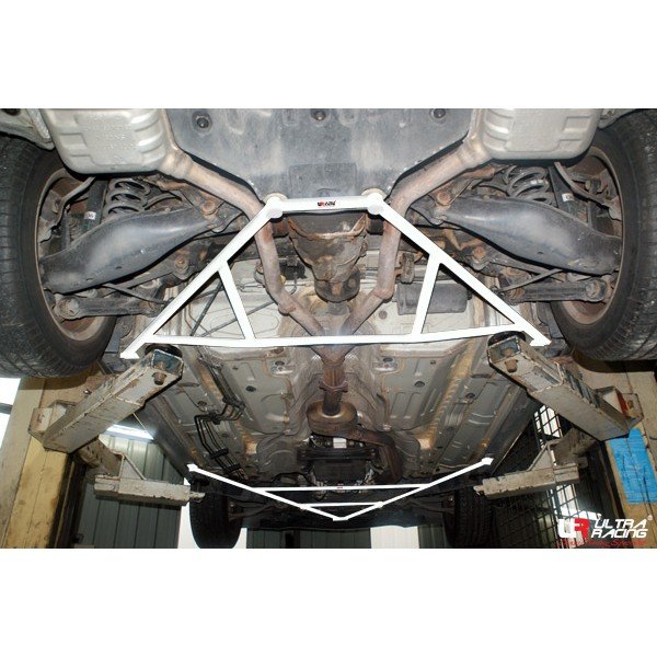 Ultra Racing Rear Lower Bar - 04+ Mercedes R171/R172