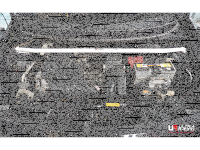 Ultra Racing Domstrebe vorn oben 2-Punkt - 11+ Nissan...