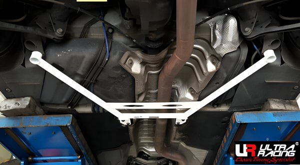 Ultra Racing Rear Lower Bar 4-Point - 14-16 BMW F22 (M235i) 3.0T (2WD)