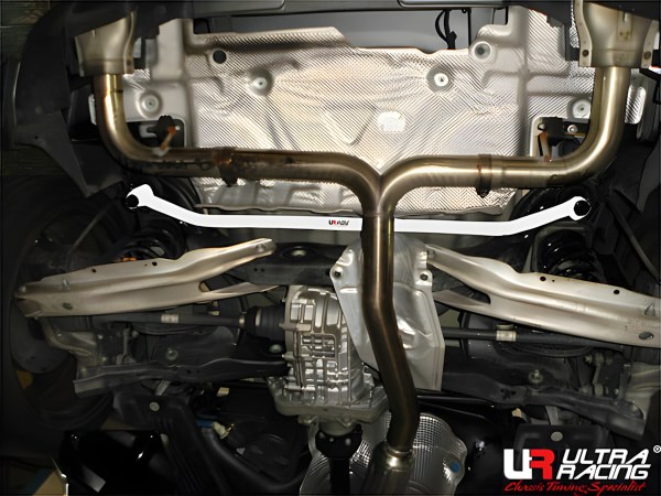Ultra Racing Rear Lower Bar 2-Point - 16-19 Infinity Q30 Sport (H15) 2.0T (4WD) / 13-19 Mercedes C117 CLA 45/250 / W176 A 45/250 / X156 GLA 45/250 2.0T (4WD)