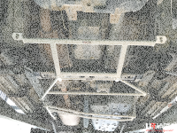 Ultra Racing Strebe vorn unten 4-Punkt - 09+ Toyota Land...