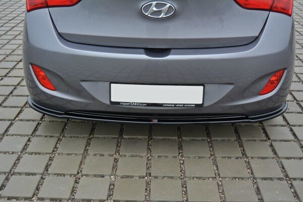 Maxton Design Middle diffuser rear extension black gloss - Hyundai i30 MK2