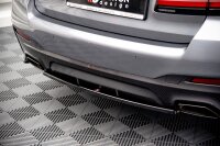 Maxton Design Middle diffuser rear extension black gloss - BMW 5 Series G30 Facelift M-Package