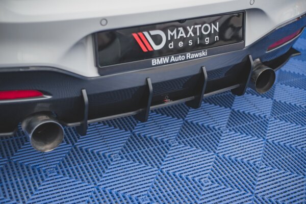 Maxton Design Robuste Racing Heckschürze V.3 - BMW M140i