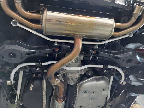 Ultra Racing Rear Lower Bar 2-Point - 20+ Toyota Yaris GR (XP210) 1.6 GTS (4WD)