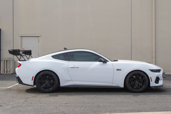 APR Performance GT-250 Spoiler (verstellbar / mit Center Cover) 67" (170 cm) - 24+ Ford Mustang S650