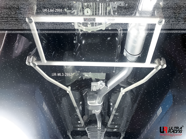 Ultra Racing Front Lower Bar 4-Point - 13-18 Subaru Forester XT (SJ) 2.0T (4WD) / 11-16 Subaru Impreza WRX (GJ) V.11 2.0T (4WD) / 14+ Subaru Levorg 1.6T (4WD)