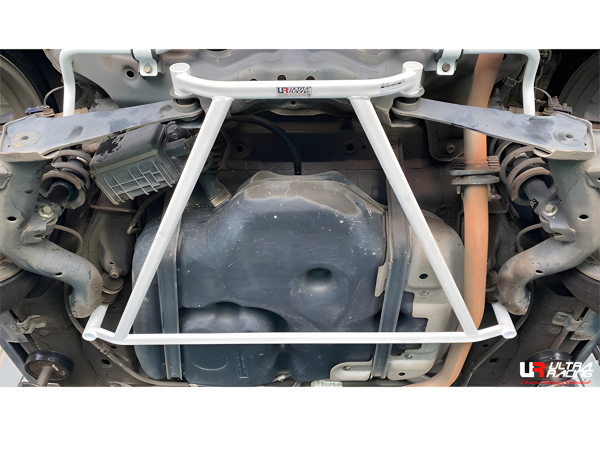 Ultra Racing Strebe hinten unten 4-Punkt - 02-06 Acura RSX / Honda DC5 2.0/2.4 (2WD) / 01-05 Honda Civic (ES) 1.7/2.0 (2WD) / 08-10 Honda Crossroad 1.8 (2WD) / 00-14 Honda Stream (RN1/RN5/RN6/RN7/RN8/RN9) 2.0 (2WD/4WD)