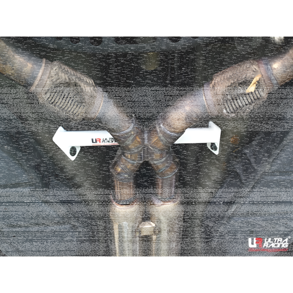 Ultra Racing Middle Lower Bar 2-Point - 03-08 Nissan Fairlady (350ZX) (Z33) 3.5 (2WD)