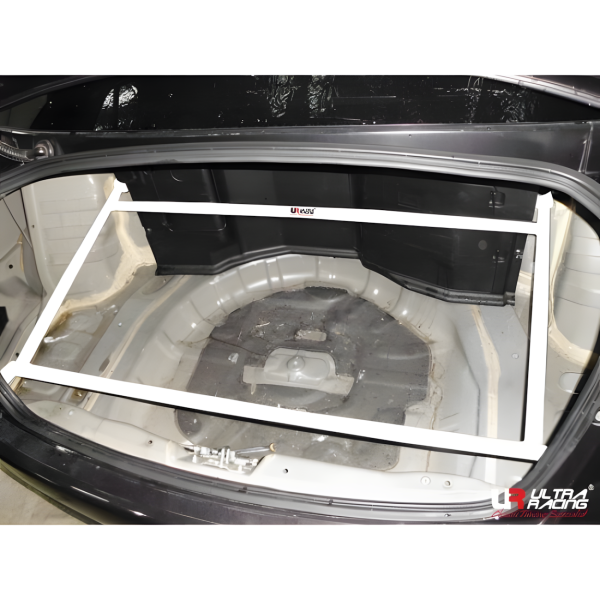 Ultra Racing Domstrebe hinten oben 4-Punkt - 07-16 Mitsubishi Lancer Evo X (CZ4A) 2.0T (4WD)