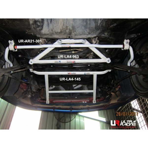 Ultra Racing Front Sway Bar 21 mm - 89-99 Toyota MR2 (W20) 2.0 (3S-GTE) (2WD)