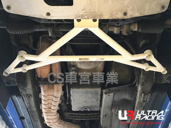 Ultra Racing Front Lower Bar 7-Point - 98-05 Toyota Altezza (XE10) (AS200/IS200/RS200) 2.0 (2WD)