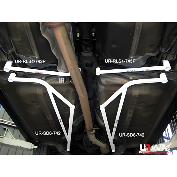 Ultra Racing Rear Lower Bar 2x 2-Point - 00-07 Subaru Impreza STI (GD(B)) V.7/V.8/V.9 1.6/2.0(T) (4WD)