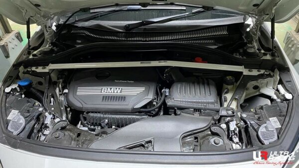 Ultra Racing Domstrebe vorn oben 2-Punkt - 20+ BMW F40 (120i) 2.0T 2WD/ 19+ BMW F44 (218) 1.5T 2WD Grand Coupe