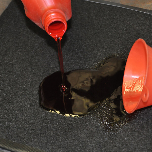 DEI Oil Rug - universal